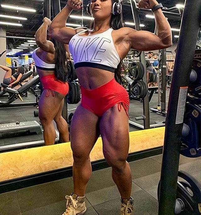 消化不良|女子健身只为肌肉,这一腿腱子肉真结实