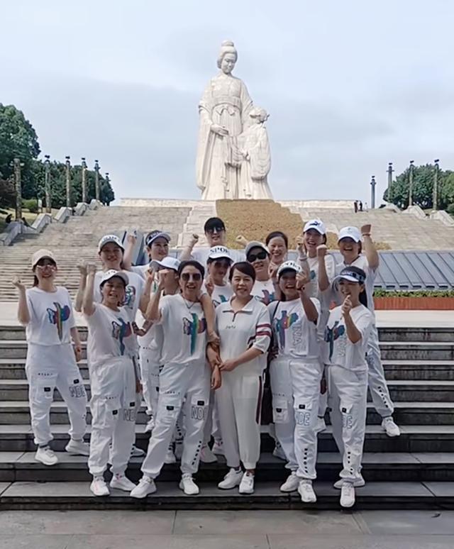 |郭威迎来30岁生日，岳母一家包水饺庆祝，回九江就差工作！