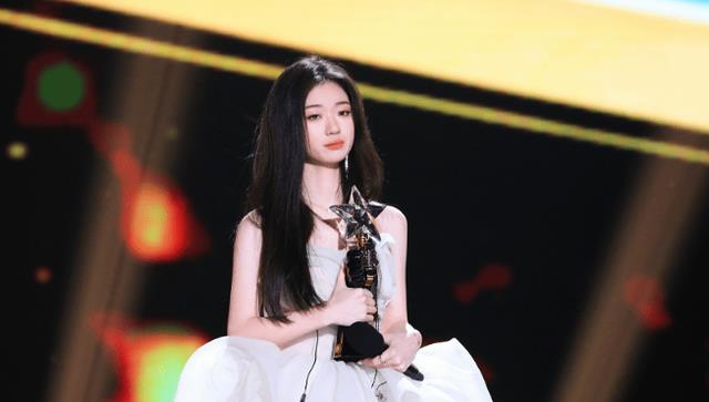 吴宣仪|歌唱冠军不会填词被安崎耻笑?面对舞蹈被吓哭,遭网红频频吐槽?