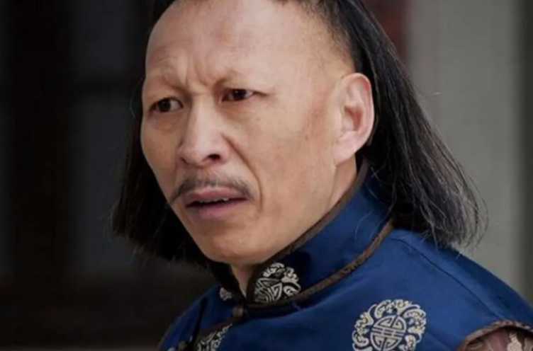 李明|老戏骨李明:因长得太丑曾吓哭蒋雯丽,他的女儿却美若天仙