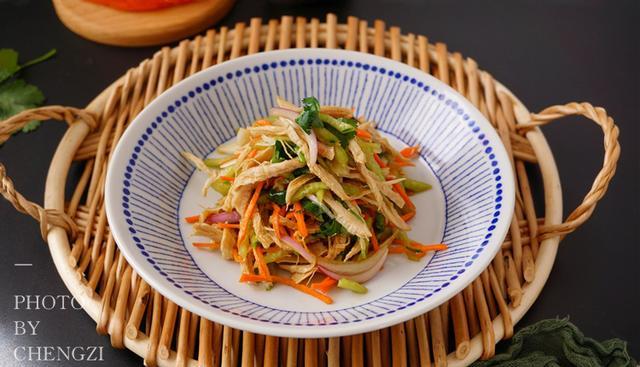 鸡胸肉 春天减肥，这3样堪称绝配，低脂美味又饱腹，饱口福还能健康瘦