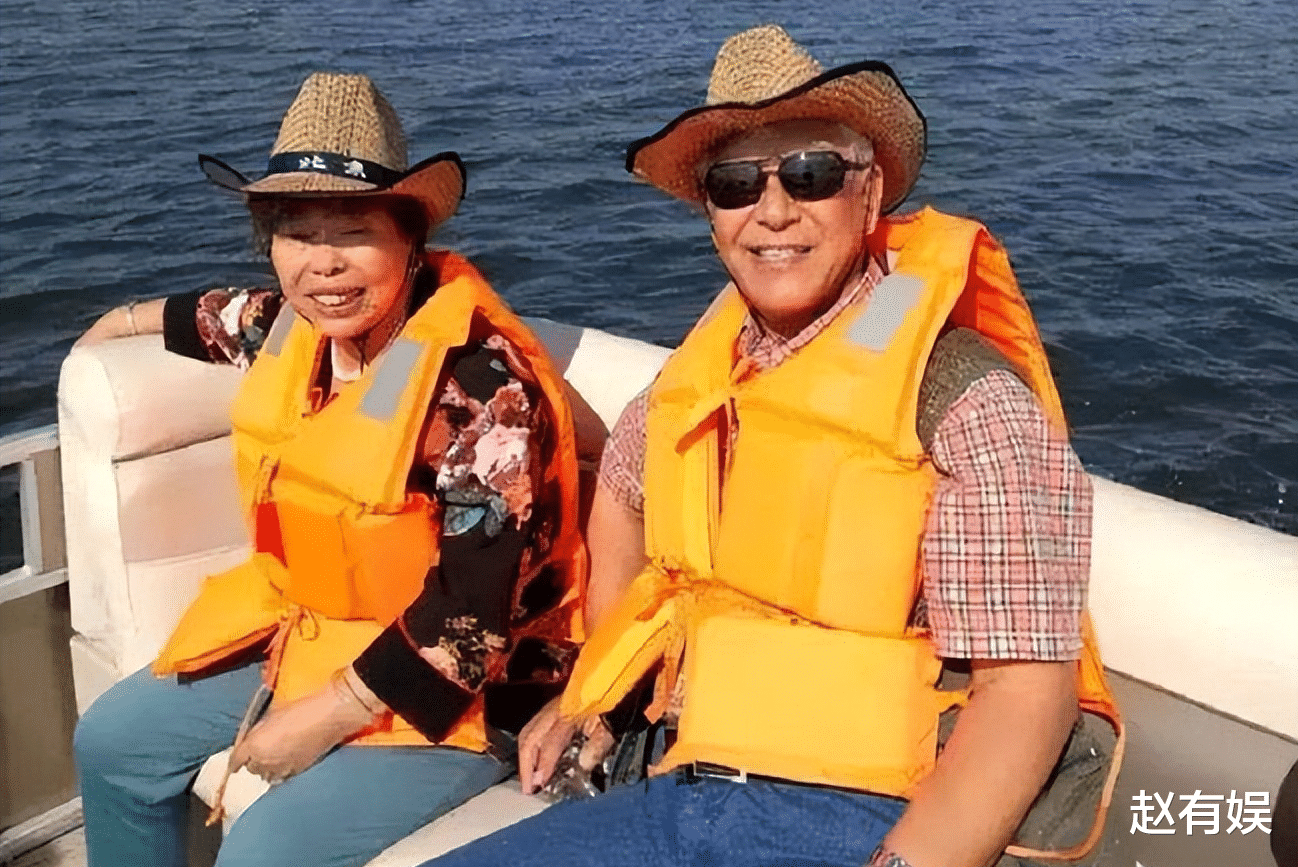 张洪杰|妻子瘫痪30年，儿孙也伸手要钱，77岁老戏骨张洪杰不敢休息？