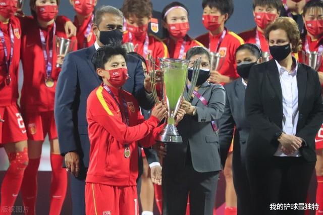 中国女足|1200万？黄健翔咆哮落泪：请按男足标准，双倍给中国女足发奖金