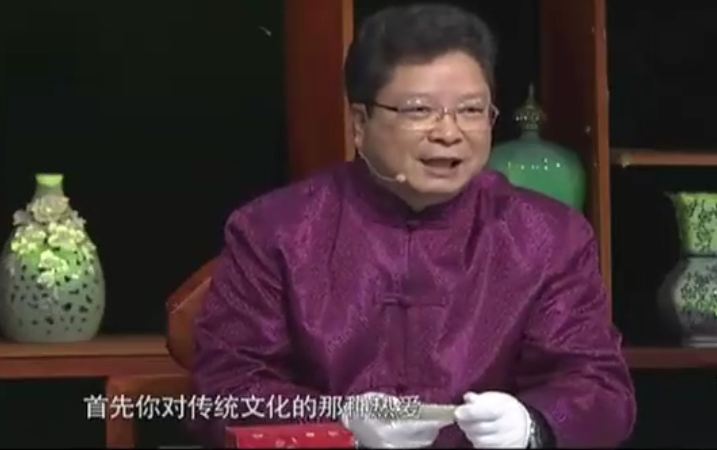 雕刻|历时4个月花了3万买了一块玉器，现场的专家和店主为之感动