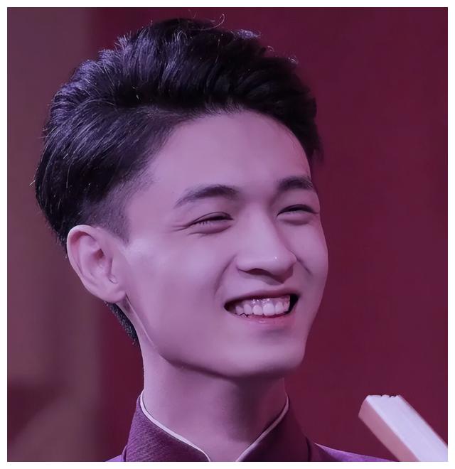 德云社|秦霄贤什么时候退出德云社，或许是在老郭认真喊他秦凯旋的时候