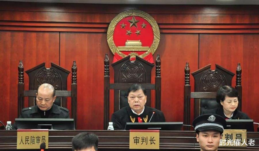 案例:空姐和富二代结婚,三次怀孕皆畸形儿,公公心理失衡酿悲剧