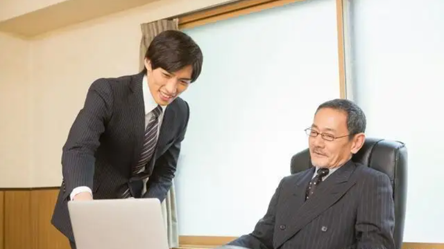 |领导对你说“辛苦了”,别傻傻说“不辛苦”,高情商的人会这样说