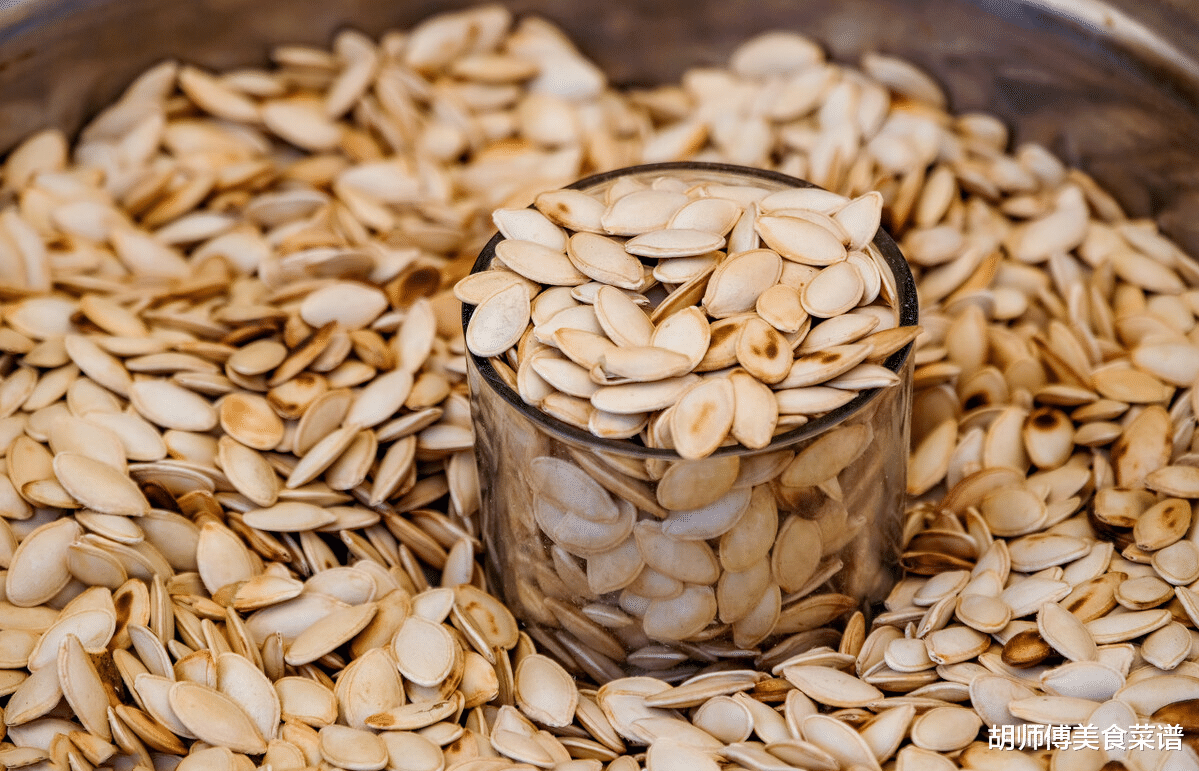 衰老|强烈建议:女人40岁后,别太节俭,多吃这6种零食,养生又解馋!