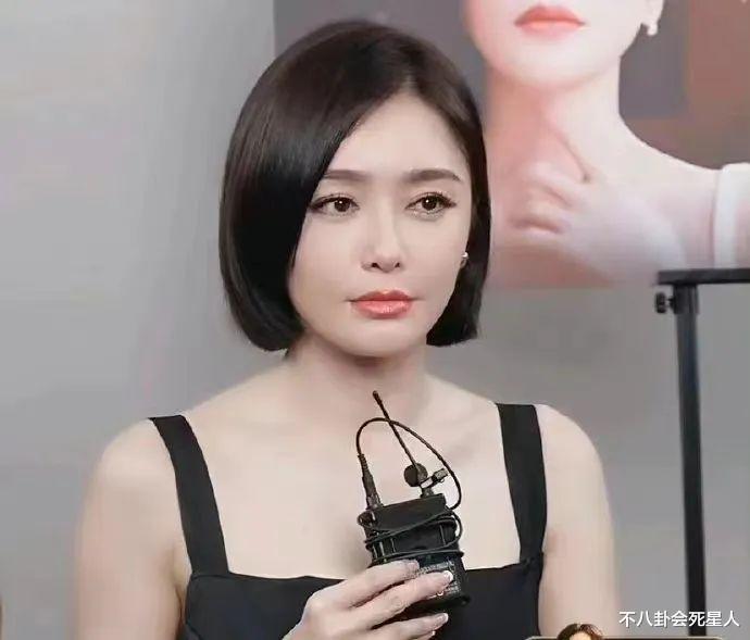 黑亚当|43岁的秦岚，终于不“装”了