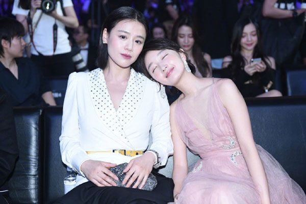 周冬雨|娱乐圈的塑料姐妹情,看似踩闺蜜和抢男友,实际和这两个原因有关