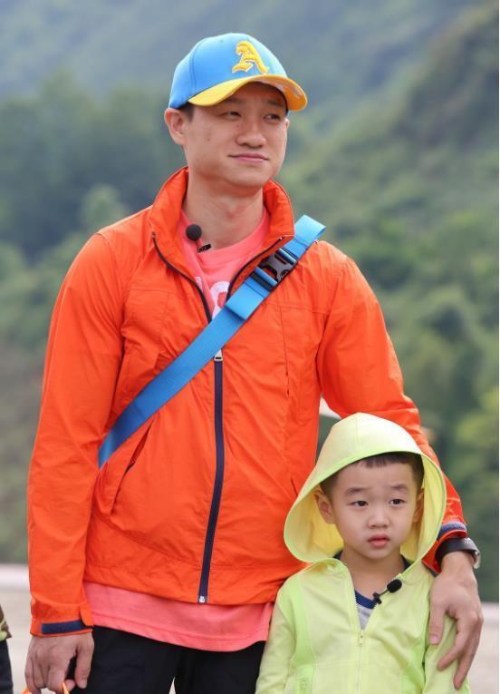 杨阳洋|“冠军之子”杨阳洋:直言陆毅女儿不好看,父亲杨威暴露情商?