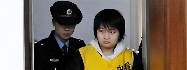 齐萍萍:勒死父母后淡定共处4天,法庭上翻供,他们总说不想活了