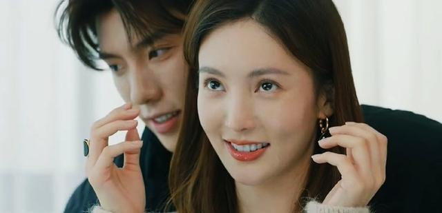 金晨|《不会恋爱》：金晨王子异甜度超标，可4处穿帮镜头真是过于敷衍