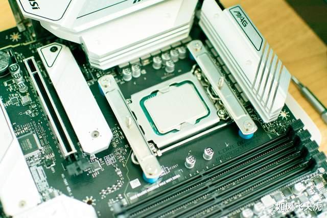 CPU|实战分享,低端CPU也超高频玩出高性能,微星新品迫击炮主板测试