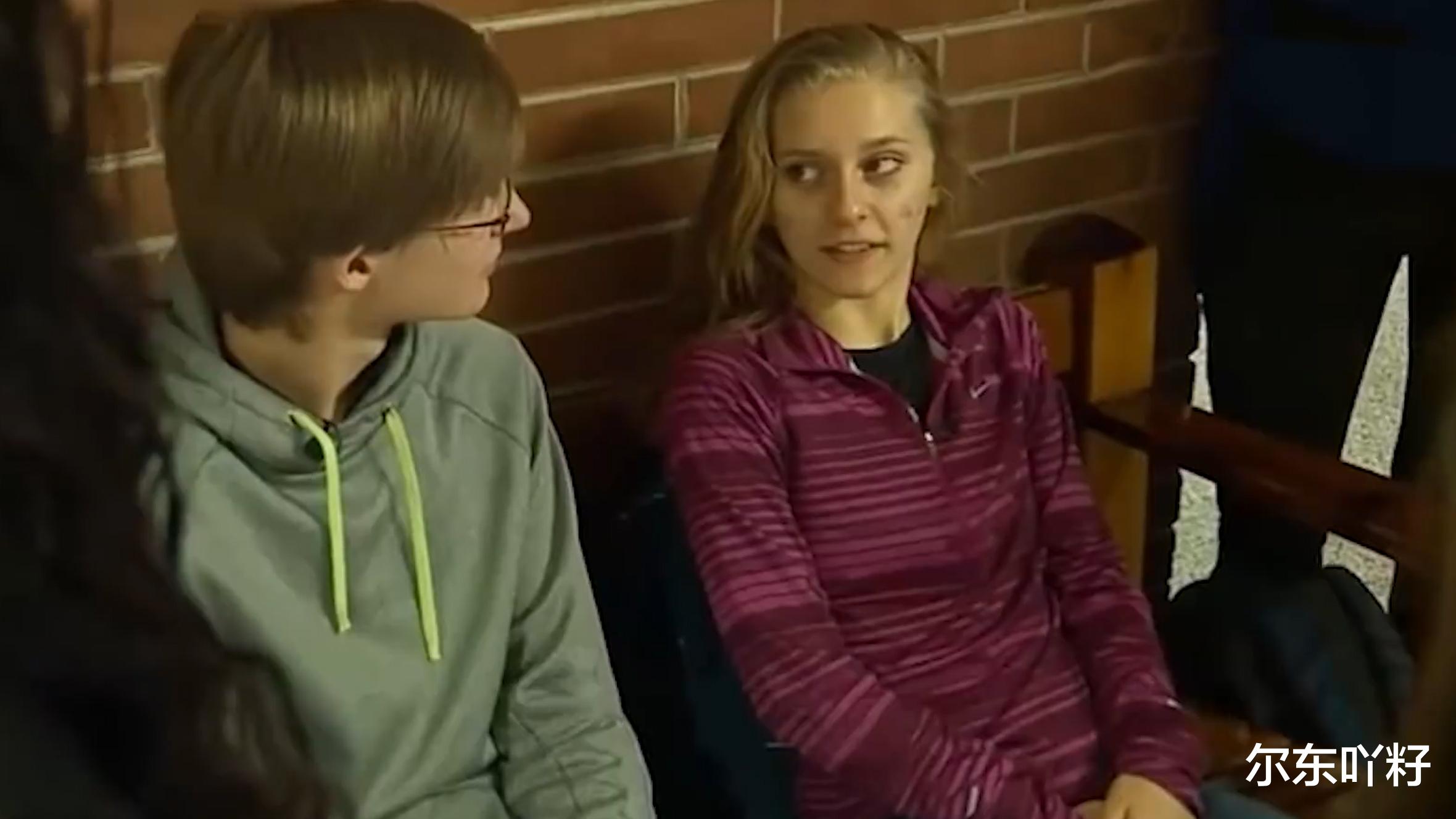 初恋50次|现实版《初恋50次》女主，19岁美国少女记忆被重置，5年如一日