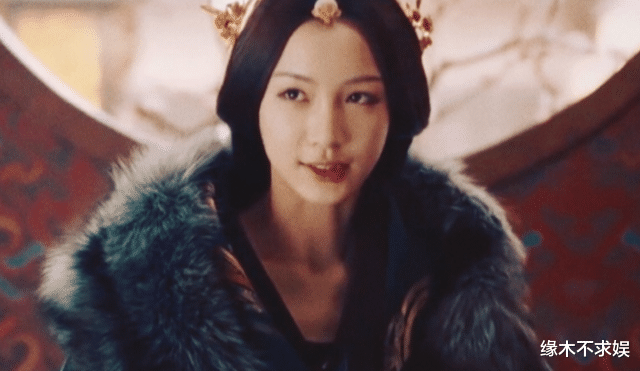 古力娜扎|27岁白鹿生活中状态怎么样？生图被拍后，网友：令人很意外