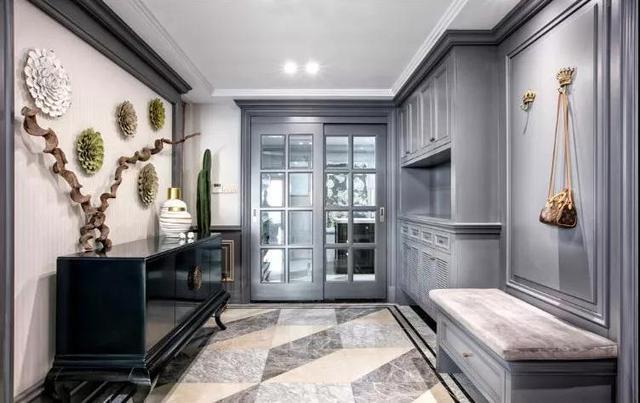 一进门就是客厅,该怎么设计呢?玄关隔断解决空间问题