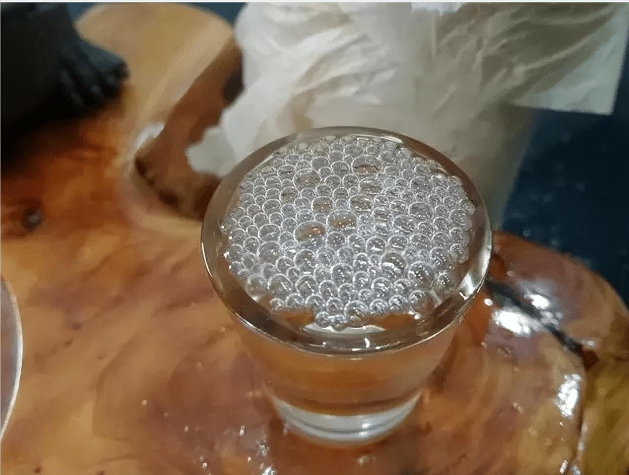 江苏一老爷子寿宴,竟连开6箱茅台,其孙子宴后竟做出“荒唐事”
