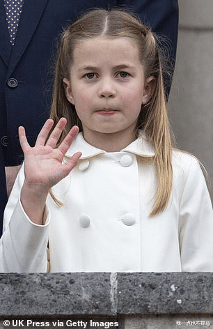 威廉|梅根女儿莉莉贝特的照片首次曝光！这头发和样子，像爹！