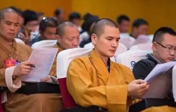 大学生|各地不少寺院公开招聘，月薪大约1万还是双休，专科生也有机会