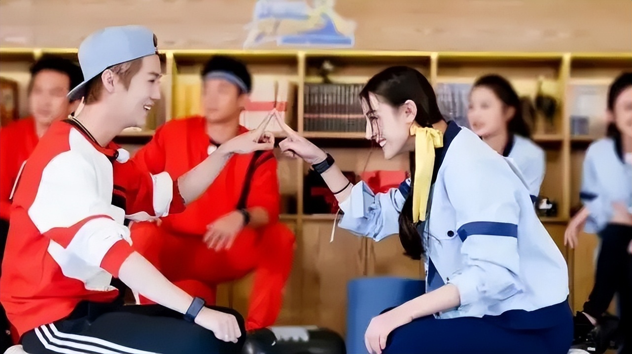 卓伟|第一狗仔卓伟盛赞葛斯齐孤勇，为他作诗一首，网友：能教点好吗？