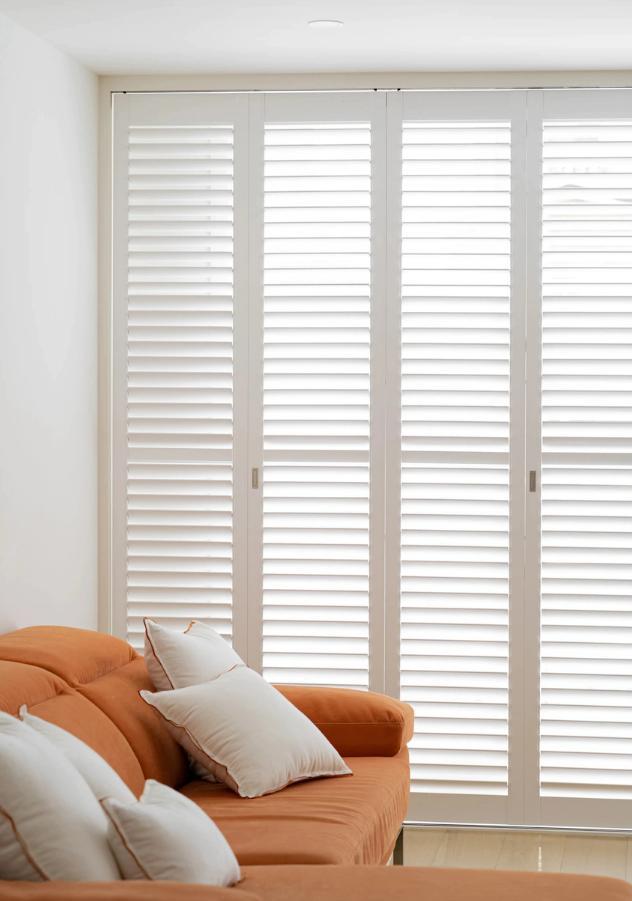 174㎡一家4口,扔掉多余摆件,客厅只留沙发,整合空间又多一间房