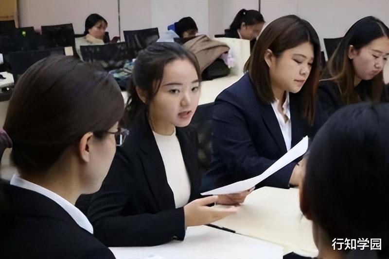 珠海|大学生“白菜化”正在上演,连家都养不起了,还怎么填补就业缺口