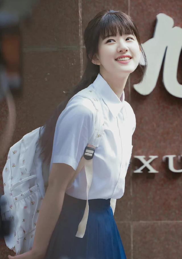 王楚然|王楚然国风大片好美！淡妆浓抹总相宜，网友：速速打包进组演古装