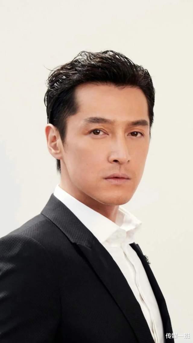 胡歌|胡歌妻子邻居爆料，女方曾花80万学化妆，其父亲做工程家庭殷实