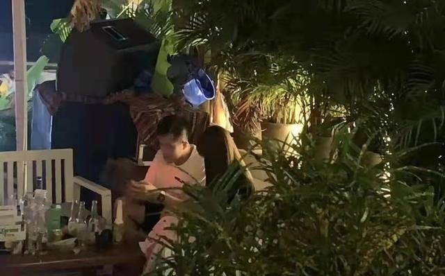 郭艾伦|郭艾伦前女友晒照片！高颜值大长腿显眼，豪宅配豪车，有一点太惨