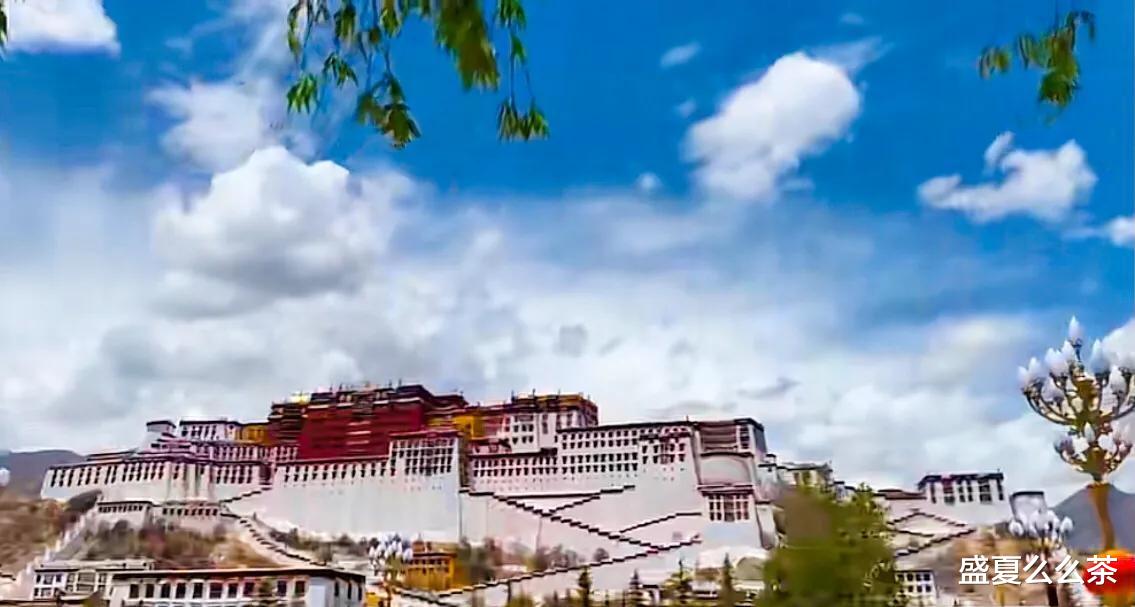 布达拉宫|白云萦绕的布达拉宫