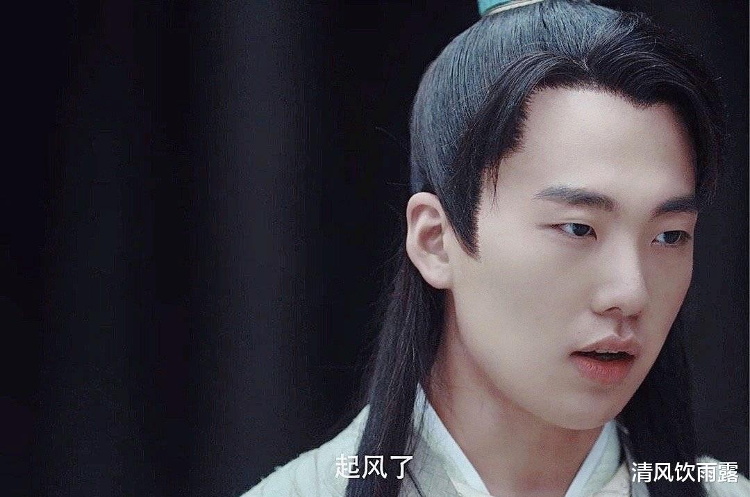 郭麒麟|一个热吻被挂4天，郭麒麟发文回应后，车库再次被偷拍同进同出