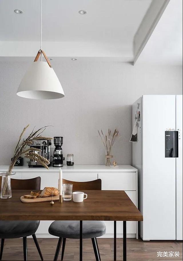 看了她家才知道什么叫精致,超大吧台坐拥绝佳美景,堪比网红小屋