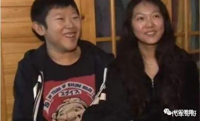 侯祥|他9岁停止发育,36岁身高不足1米6,和妻子同框却像是母子