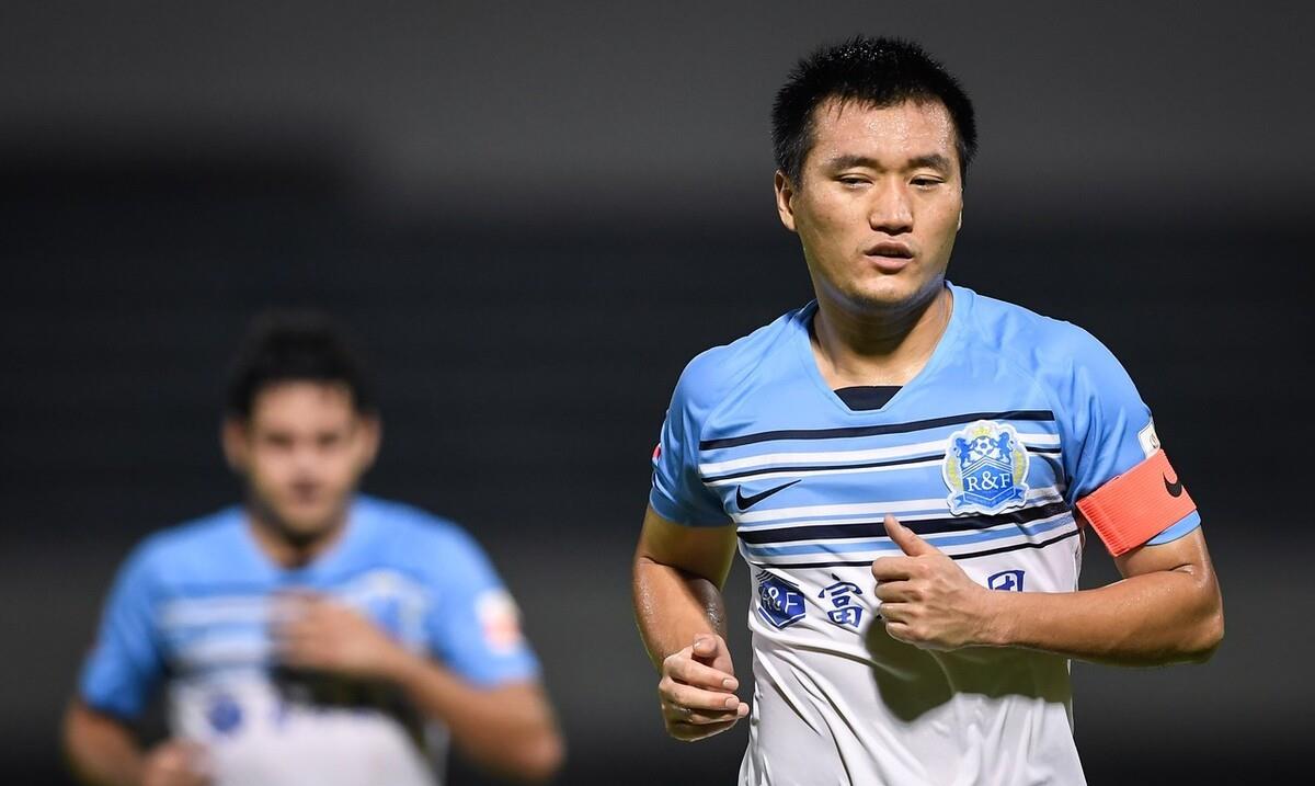 曼联|中超4消息：泰山0-1浙江，成足0-0石家庄，媒体人批评徐新
