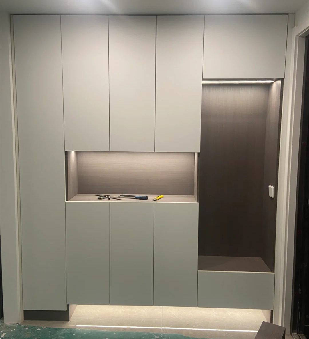 全屋定制选择品牌的还是本地工厂？