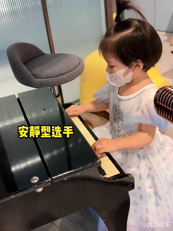 王祖蓝|王祖蓝和吴敏霞举办家庭聚会,他们带着孩子出去玩,并在一起聚餐