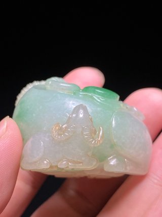 文玩|清乾隆 老坑冰种翡翠 飘绿 三羊开泰 纸镇 摆件 把件