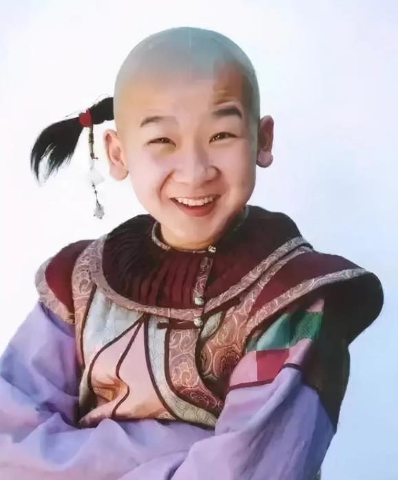 马思纯|童星叮当晒四合院内景,10间房价值2亿,网友:难怪近几年不拍戏