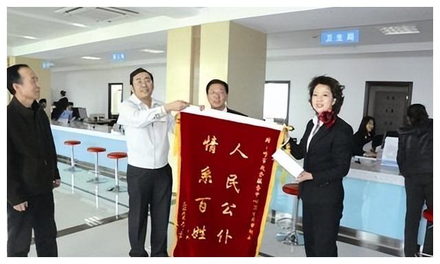 李少莉处理结果公布后，或许会让大家很失望！体制内领导泼了凉水