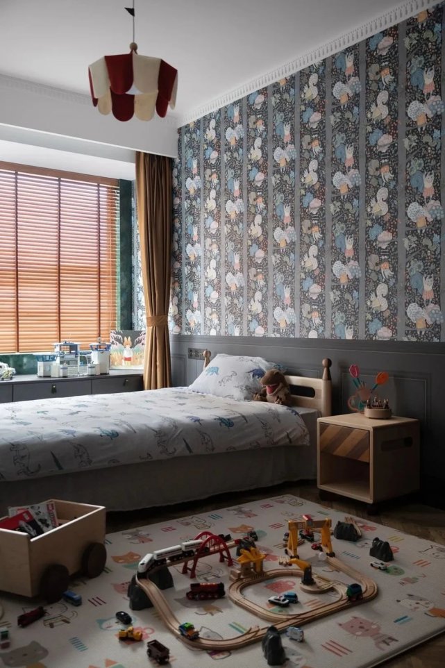 121平新房,复古风的设计,绿色的点缀,装饰出高雅格调