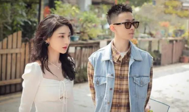 欧阳娜娜|欧阳娜娜翟子路恋情曝光，两人甜蜜共度四晚，cu终是舔狗。