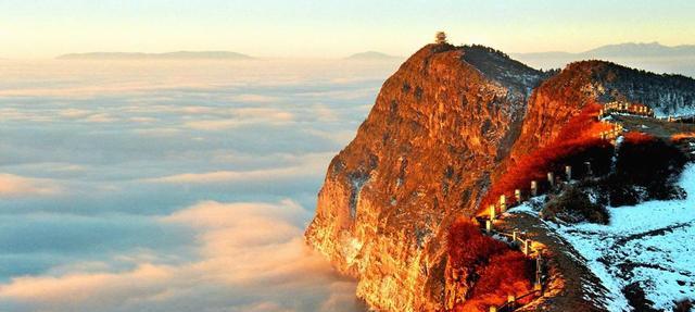 浙江省|历代信徒，向峨嵋舍身崖下投掷的金银还在么？