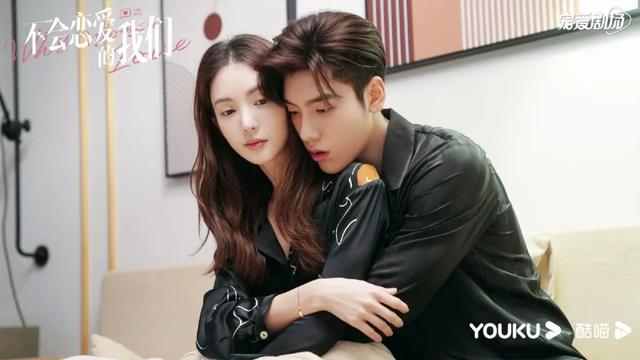 产品经理|金晨霸总上线,可盐可甜的赵氏美学穿搭