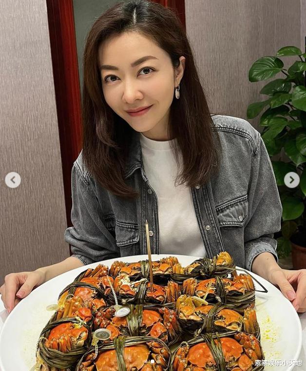 熊黛林|熊黛林花式许愿:端一盘大闸蟹喜笑颜开,吃美食还能瘦身