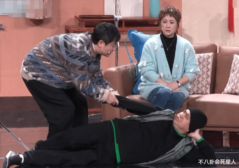 春晚|这届春晚有点棒！张小斐贾玲笑料不断，最大亮点居然是主持人