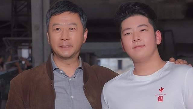 郭涛|15岁石头来片场为郭涛庆生！长相清秀颜值高，身材魁梧变肌肉男