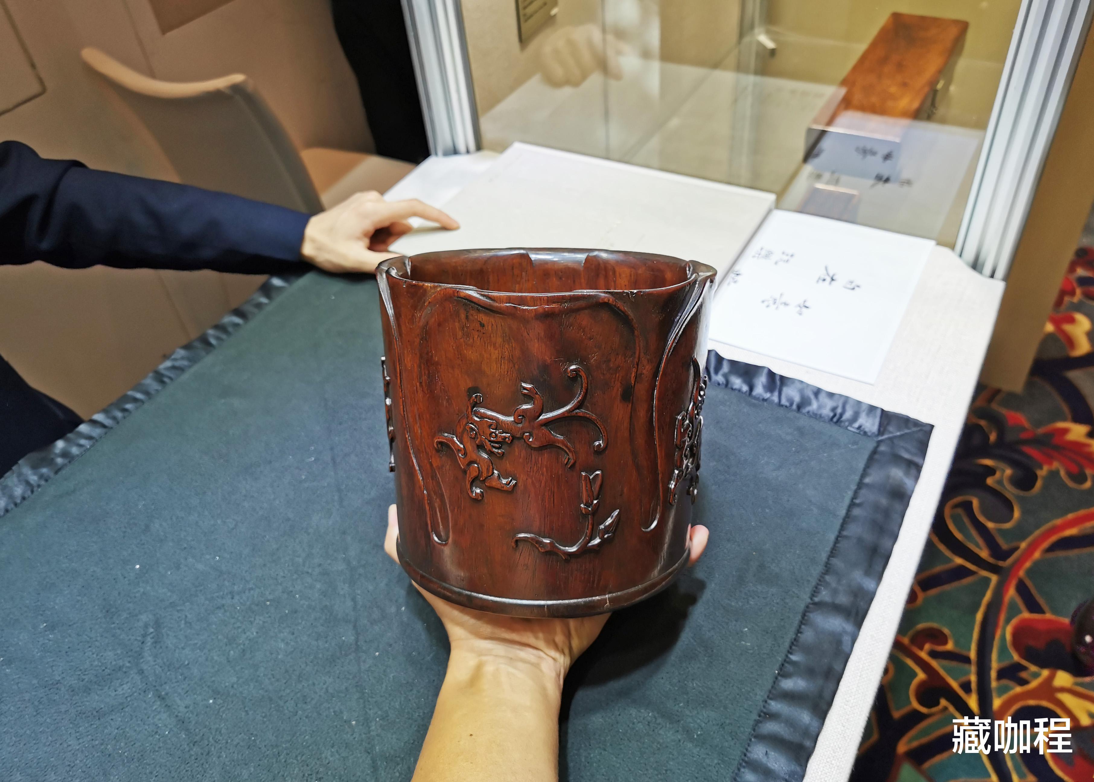 笔筒|形好、工好、料也好,黄花梨玉兰口笔筒标本级