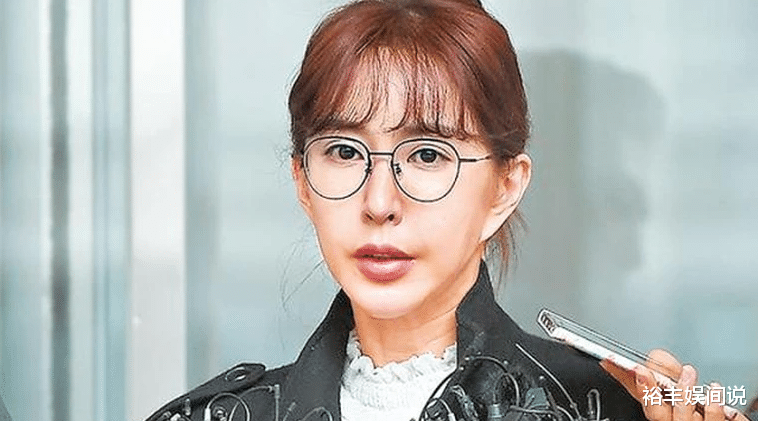 秦海璐|女偶像刘秀英时隔四年首道歉,因赌博欠数亿债务,小饭馆打工还钱