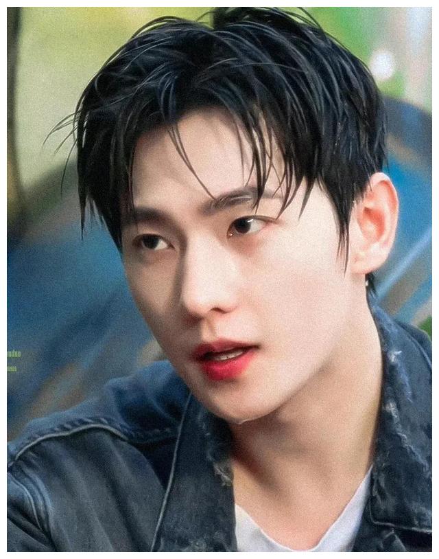 成毅|男明星湿发造型有多绝？成毅杨洋视觉盛宴，看到肖战王一博太惊艳